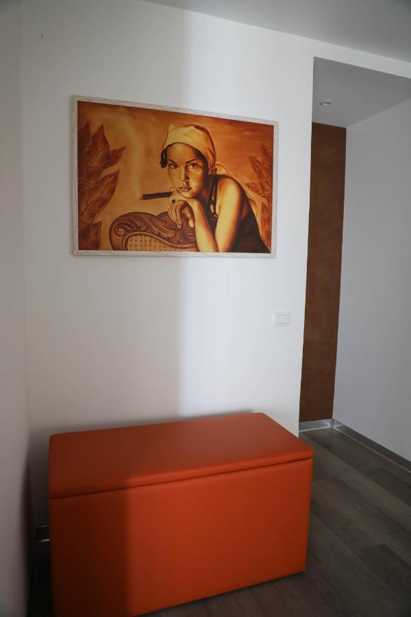 Interno 11 City View With Kitchen - 70 Mq 巴里 外观 照片