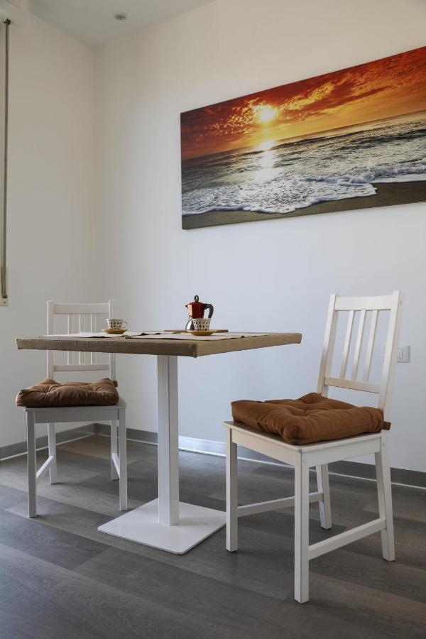 Interno 11 City View With Kitchen - 70 Mq 巴里 外观 照片