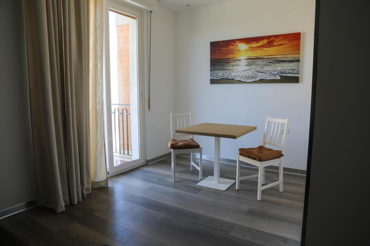 Interno 11 City View With Kitchen - 70 Mq 巴里 外观 照片